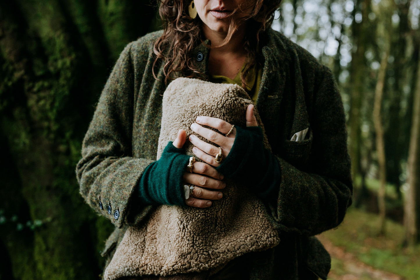 100%recycled cashmere gloves GREEN