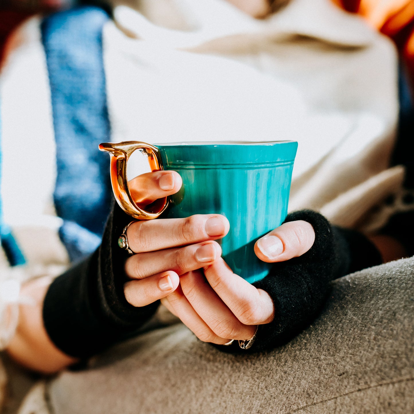 100%recycled cashmere gloves BLACK