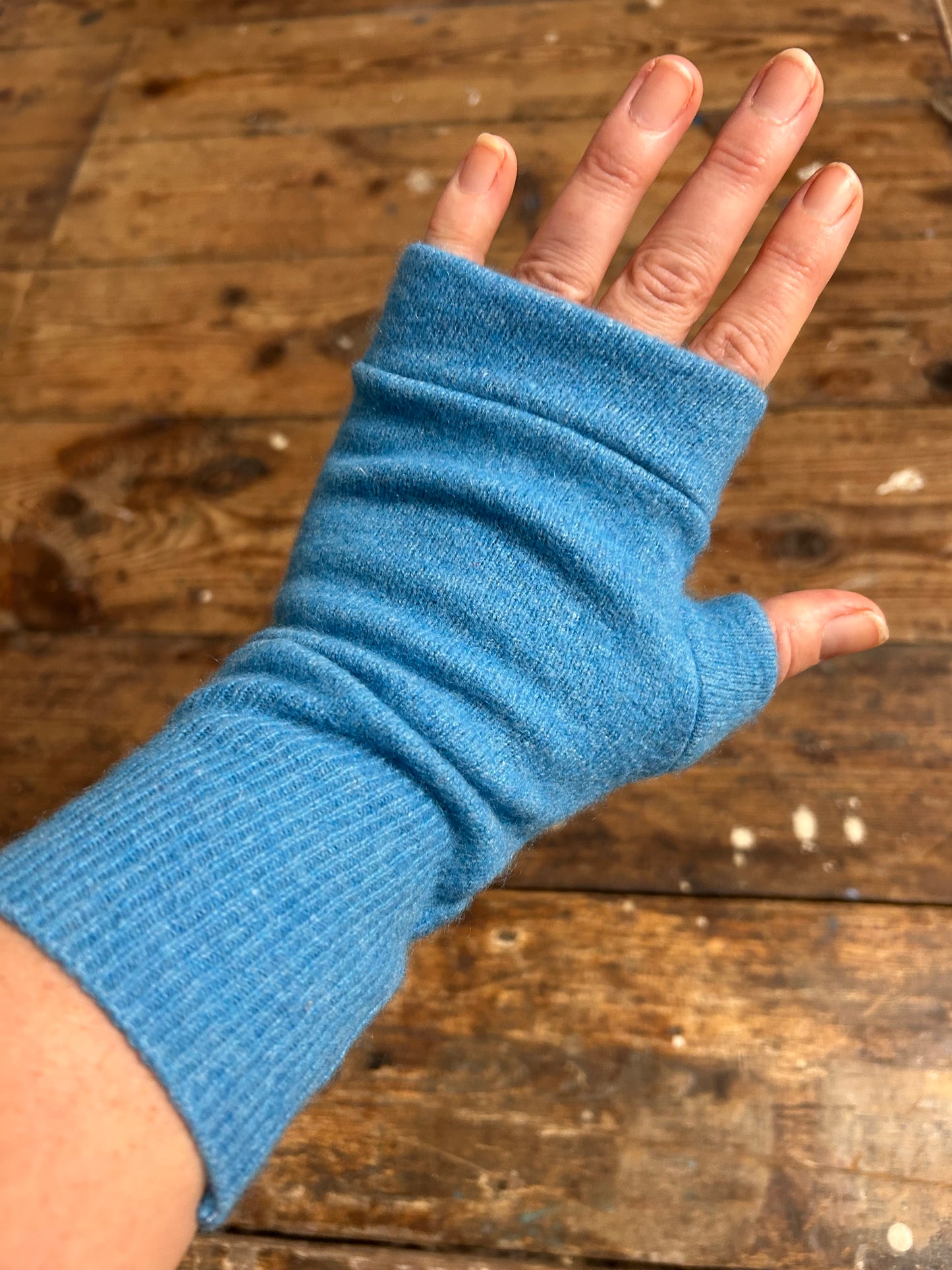 100%recycled cashmere gloves Blue Turquoise