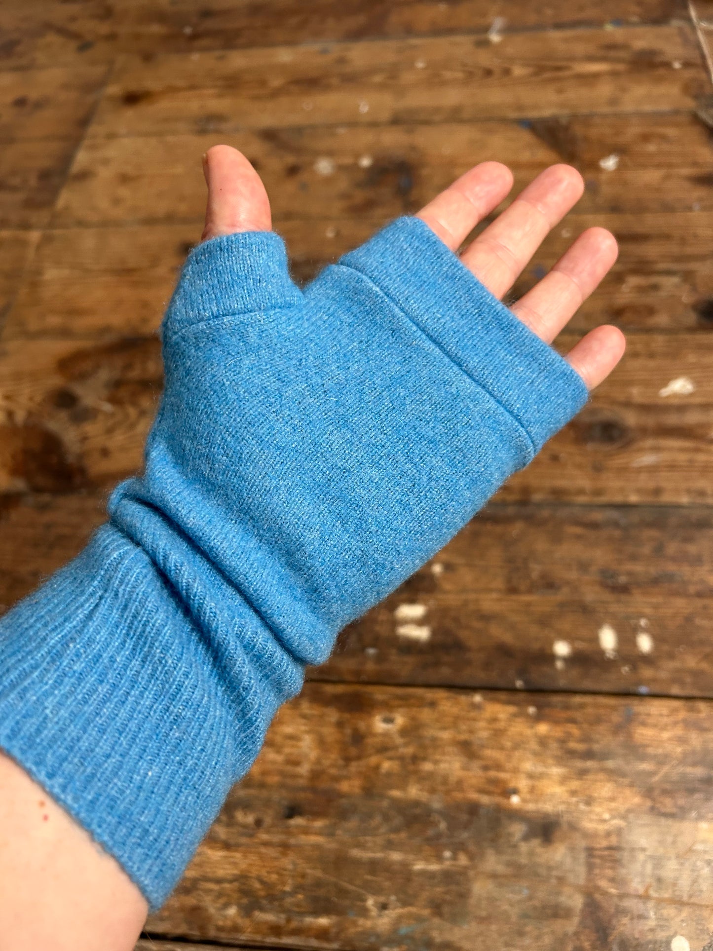 100%recycled cashmere gloves Blue Turquoise