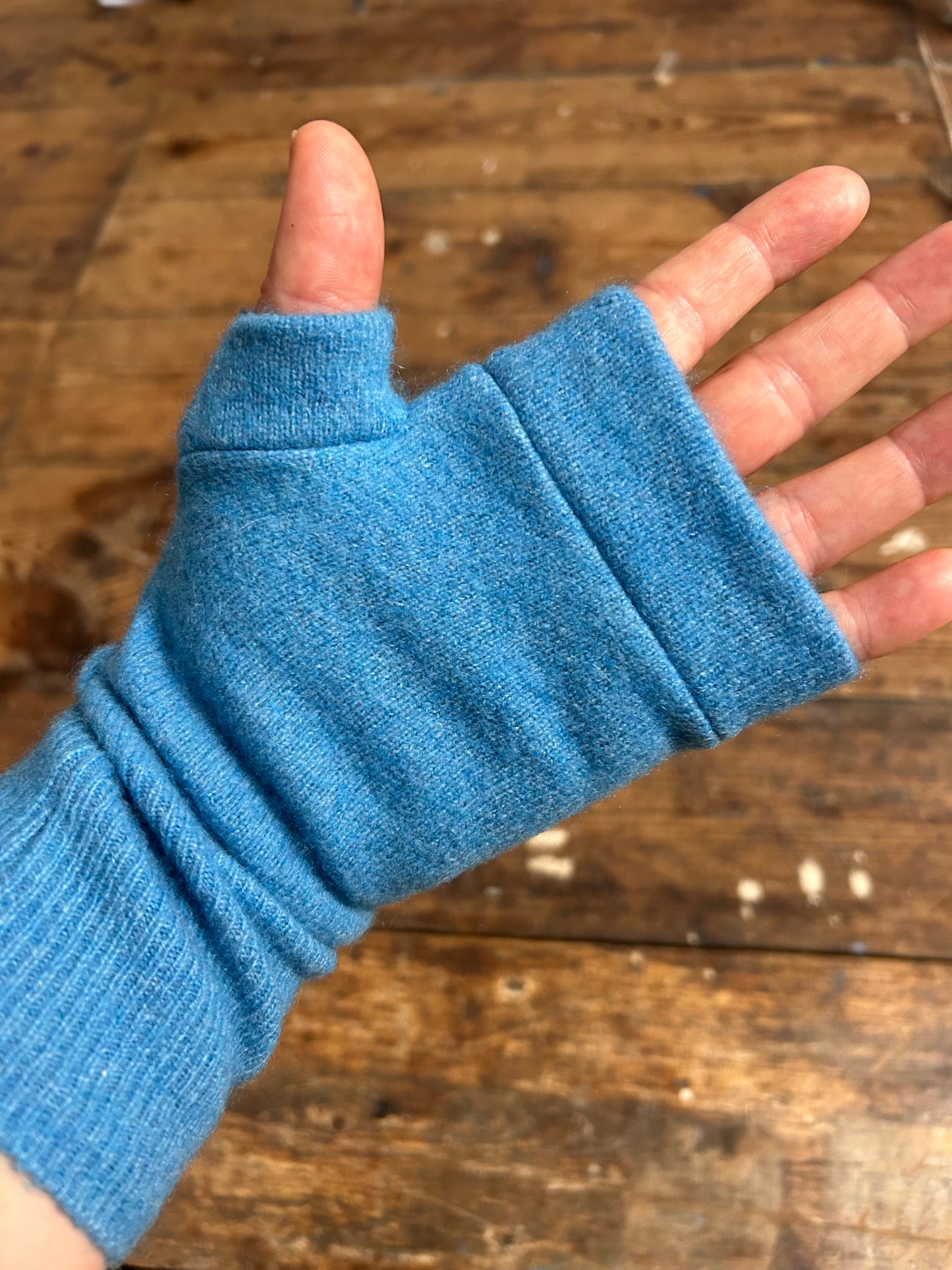 100%recycled cashmere gloves Blue Turquoise