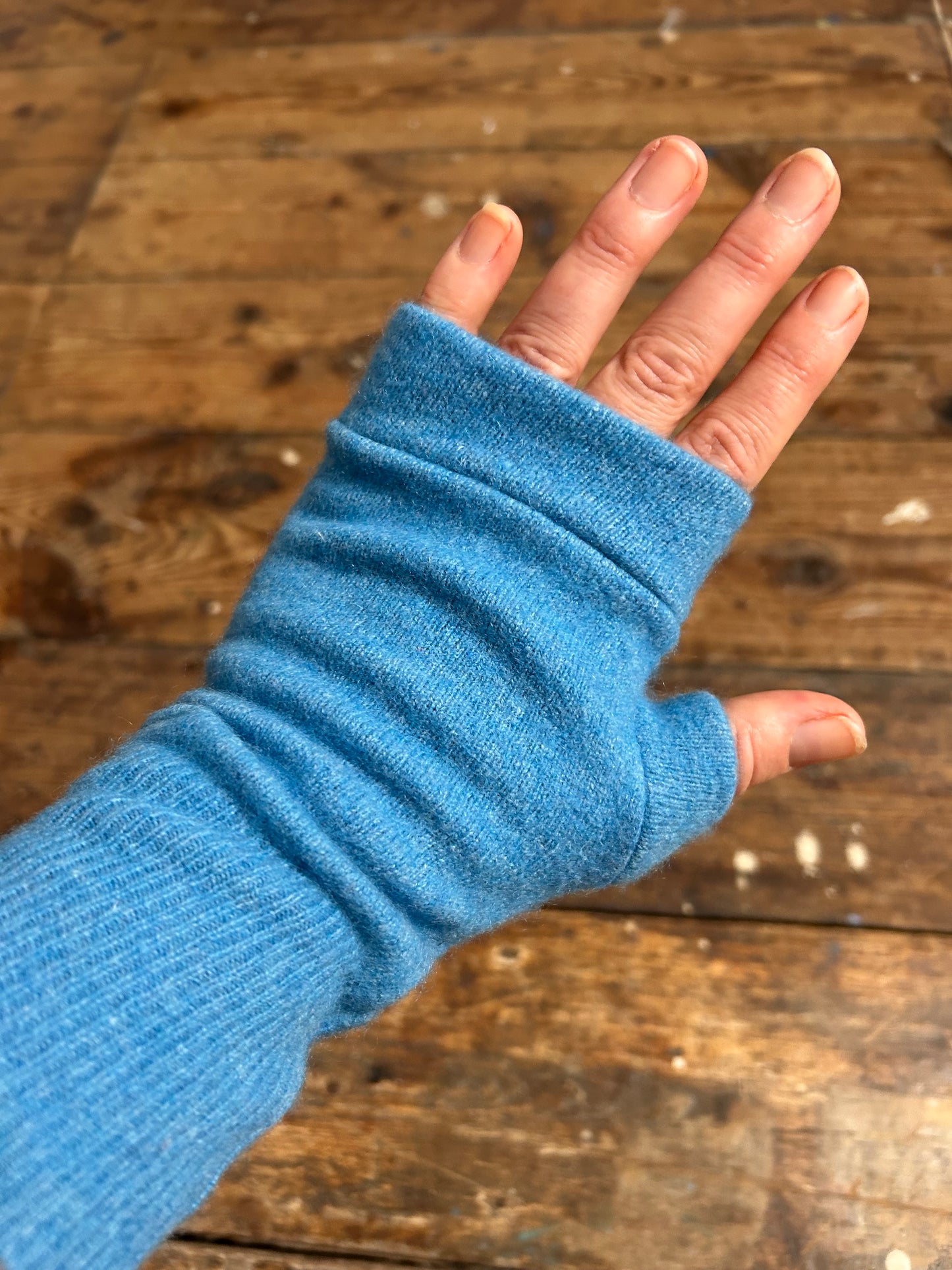 100%recycled cashmere gloves Blue Turquoise