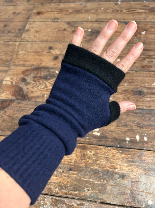 100%recycled cashmere gloves Navy Blue black